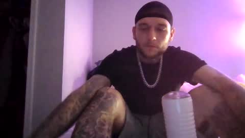 Snapshot of cruz815 chatting on December 2025 10:38:01 PM cruz815 online show from December 2025 10:38:01 PM