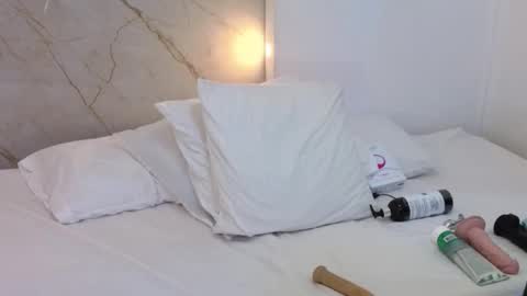 Cry online show from November 2025 10:48:02 PM