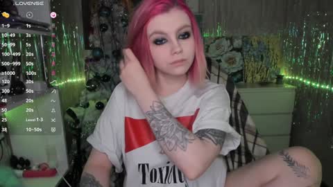 Snapshot of cryptobjgirlv2 chatting on December 2024 05:08:01 PM Lilith online show from December 2024 05:08:01 PM