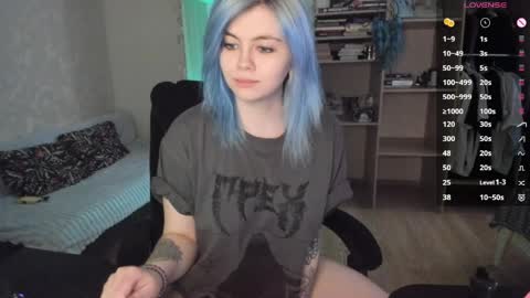 Snapshot of cryptobjgirlv2 chatting on April 2026 09:21:02 AM Lilith online show from April 2026 09:21:02 AM