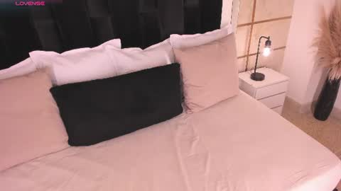 Crystal Rose  online show from June 2026 03:44:01 AM