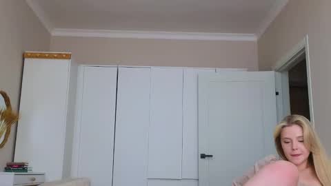 Snapshot of crystal_angells chatting on March 2026 05:08:02 AM Cassie control domi and lush in private for free online show from March 2026 05:08:02 AM