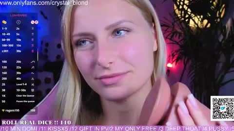 Snapshot of crystal_blond chatting on October 2025 08:52:01 PM Crystal online show from October 2025 08:52:01 PM