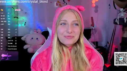 Snapshot of crystal_blond chatting on October 2025 09:50:01 PM Crystal online show from October 2025 09:50:01 PM