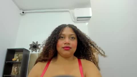 crystal_butterfly1 online show from February 2025 02:43:02 PM