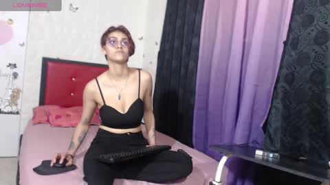 Snapshot of crystal_starx chatting on January 2025 08:54:01 PM Crystal Blaze online show from January 2025 08:54:01 PM