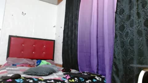 Snapshot of crystal_starx chatting on February 2025 12:36:02 AM Crystal Blaze online show from February 2025 12:36:02 AM