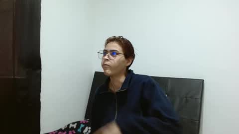 Snapshot of crystal_starx chatting on March 2025 08:18:02 PM Crystal Blaze online show from March 2025 08:18:02 PM