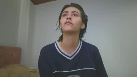 Snapshot of crystal_starx chatting on October 2025 12:03:01 PM Crystal Blaze online show from October 2025 12:03:01 PM