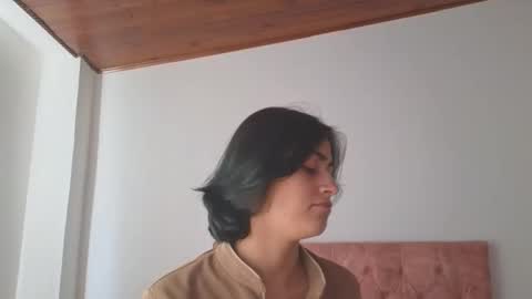 Snapshot of crystal_starx chatting on October 2025 04:08:01 PM Crystal Blaze online show from October 2025 04:08:01 PM