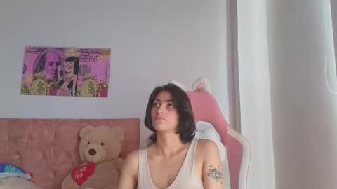 Snapshot of crystal_starx chatting on November 2025 03:11:01 PM Crystal Blaze online show from November 2025 03:11:01 PM