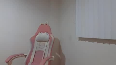 Snapshot of crystal_starx chatting on December 2025 09:48:01 AM Crystal Blaze online show from December 2025 09:48:01 AM