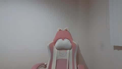 Snapshot of crystal_starx chatting on December 2025 09:27:01 AM Crystal Blaze online show from December 2025 09:27:01 AM