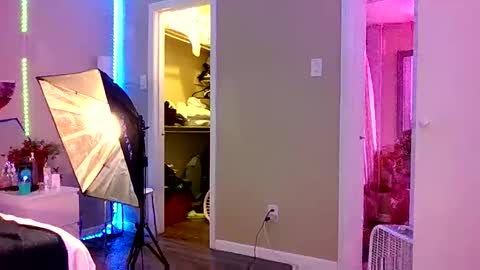 crystalbarbie214 online show from May 2026 11:12:02 PM