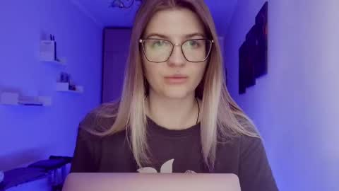 crystalblush01 online show from May 2026 11:29:02 AM