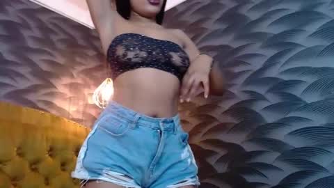 Crystal online show from September 2025 04:10:02 PM