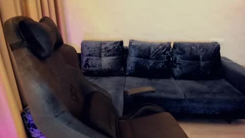 Snapshot of crystalemily chatting on December 2024 08:18:02 PM crystalemily online show from December 2024 08:18:02 PM