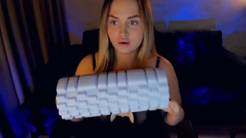 Snapshot of crystalemily chatting on February 2025 08:18:01 PM crystalemily online show from February 2025 08:18:01 PM