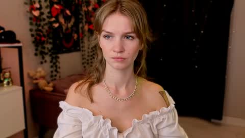 Crystal online show from April 2026 05:52:01 AM