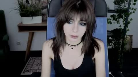 Snapshot of crystallbloom chatting on March 2026 01:29:02 PM crystallbloom online show from March 2026 01:29:02 PM