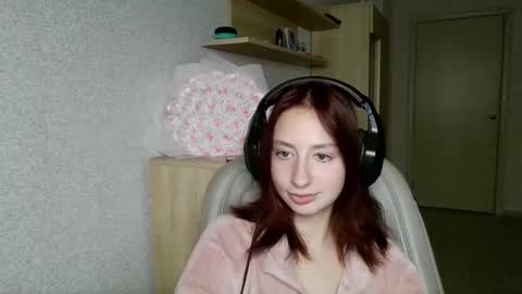 Snapshot of crystallkris chatting on December 2024 11:57:01 PM Kristina online show from December 2024 11:57:01 PM