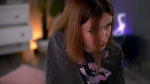 Snapshot of crystalmo0n chatting on March 2026 12:27:01 PM CrystalMo0n online show from March 2026 12:27:01 PM