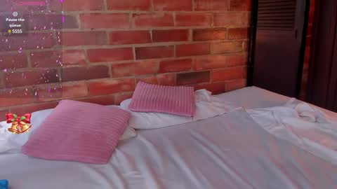 Soy Crystal online show from December 2024 02:44:01 PM