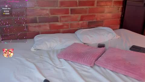 Soy Crystal online show from December 2024 05:00:01 PM