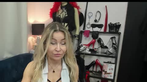 CrystalHotty online show from March 2026 06:17:02 AM