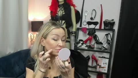 CrystalHotty online show from April 2026 04:48:01 AM