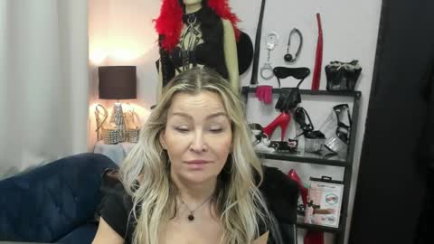 CrystalHotty online show from April 2026 04:46:02 AM
