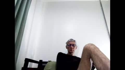 Snapshot of cucaio18 chatting on February 2025 03:06:01 AM BIG UNCUT HARD COCK online show from February 2025 03:06:01 AM
