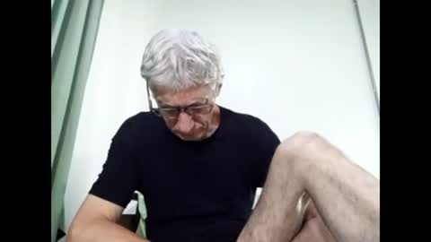 Snapshot of cucaio18 chatting on March 2025 01:45:01 AM BIG UNCUT HARD COCK online show from March 2025 01:45:01 AM