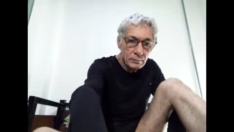 Snapshot of cucaio18 chatting on March 2025 01:46:01 AM BIG UNCUT HARD COCK online show from March 2025 01:46:01 AM