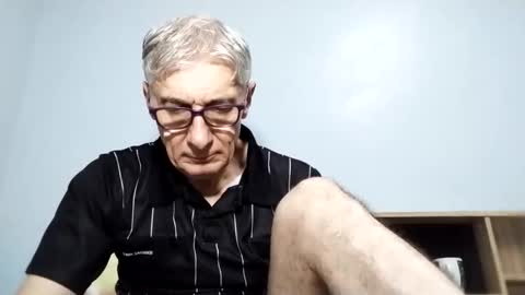 Snapshot of cucaio18 chatting on September 2025 02:33:01 AM BIG UNCUT HARD COCK online show from September 2025 02:33:01 AM