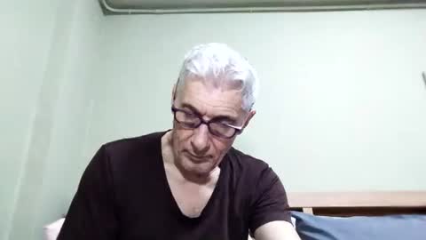 Snapshot of cucaio18 chatting on October 2025 12:33:02 AM BIG UNCUT HARD COCK online show from October 2025 12:33:02 AM