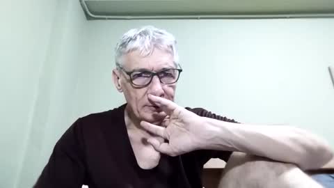 Snapshot of cucaio18 chatting on October 2025 12:32:02 AM BIG UNCUT HARD COCK online show from October 2025 12:32:02 AM