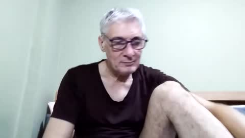 Snapshot of cucaio18 chatting on October 2025 01:22:01 AM BIG UNCUT HARD COCK online show from October 2025 01:22:01 AM