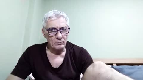 Snapshot of cucaio18 chatting on October 2025 09:00:02 AM BIG UNCUT HARD COCK online show from October 2025 09:00:02 AM