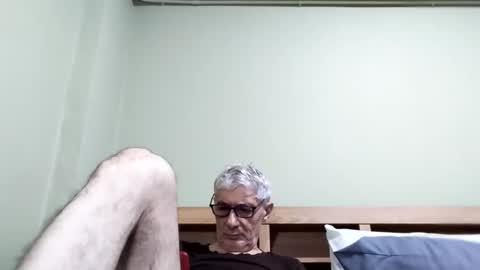 Snapshot of cucaio18 chatting on November 2025 01:13:02 PM BIG UNCUT HARD COCK online show from November 2025 01:13:02 PM