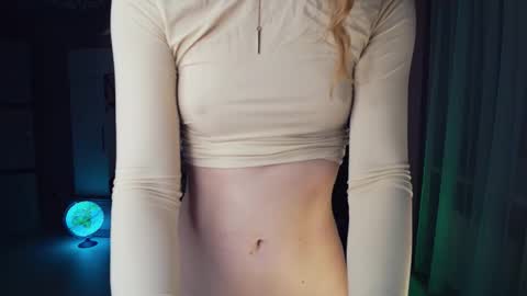 Alexia online show from December 2025 05:12:02 AM