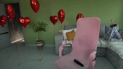 Snapshot of cuddle_kitten chatting on June 2026 05:31:02 AM Alexia online show from June 2026 05:31:02 AM