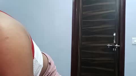 Snapshot of cuddlemuffins_3110 chatting on March 2026 05:51:02 PM cuddlemuffins online show from March 2026 05:51:02 PM