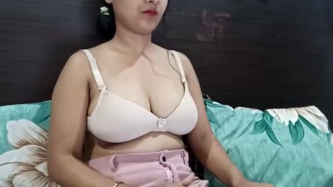 Snapshot of cuddlemuffins_3110 chatting on April 2026 04:04:02 PM cuddlemuffins online show from April 2026 04:04:02 PM