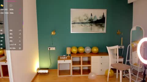 Silvia online show from May 2026 07:04:01 AM