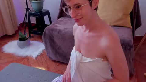 Leonela online show from February 2025 06:12:01 PM