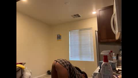 Snapshot of cum2charmxx chatting on September 2025 03:17:02 PM cum2charmxx online show from September 2025 03:17:02 PM