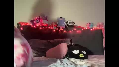 Snapshot of cum2charmxx chatting on October 2025 10:18:01 AM cum2charmxx online show from October 2025 10:18:01 AM