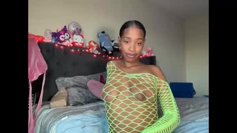 Snapshot of cum2charmxx chatting on October 2025 12:44:02 AM cum2charmxx online show from October 2025 12:44:02 AM