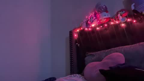 Snapshot of cum2charmxx chatting on October 2025 02:22:02 AM cum2charmxx online show from October 2025 02:22:02 AM